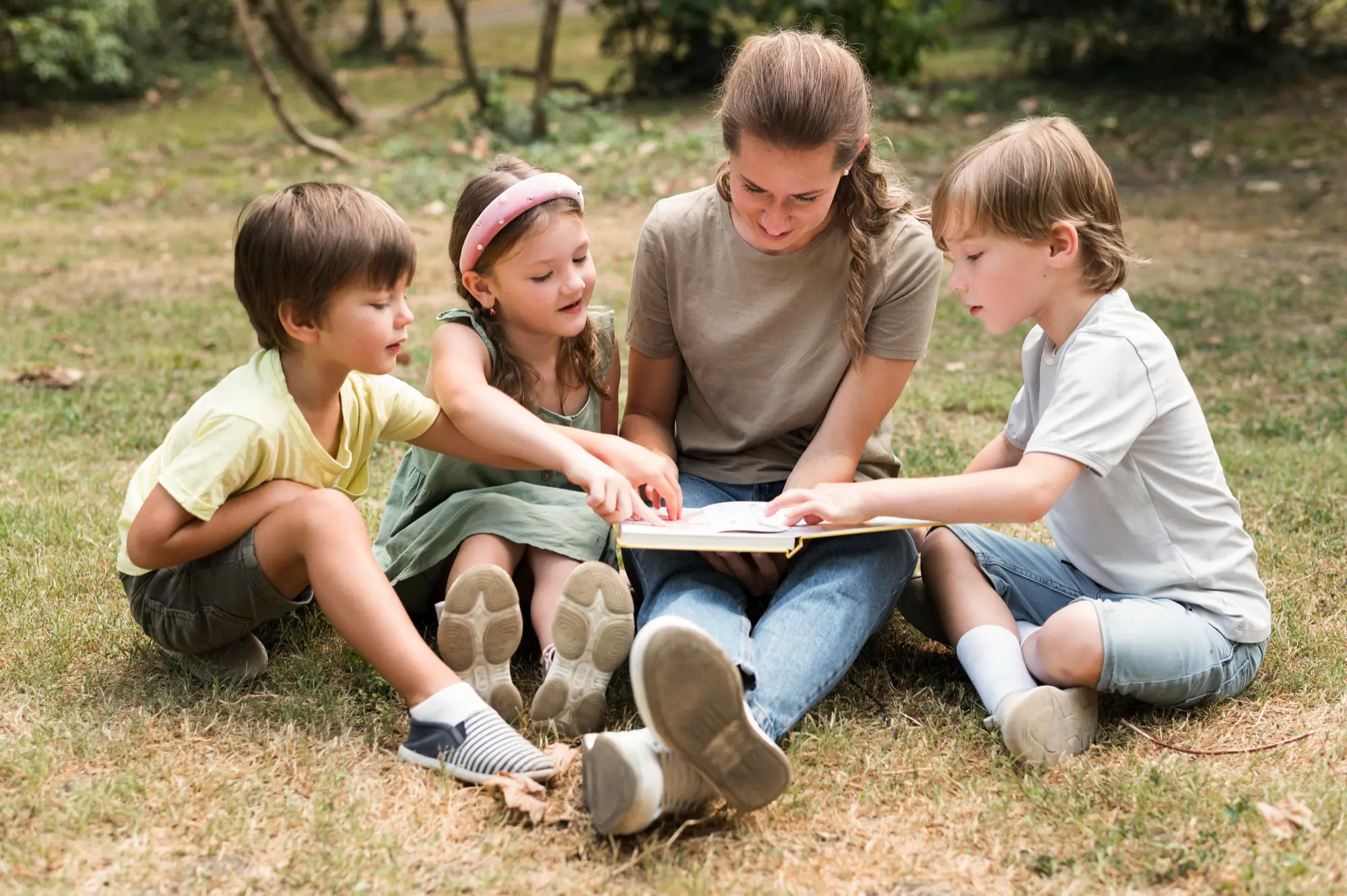 The Heart of Community How Small Group Bible Study Builds Real Friendships Rooted in God’s Word